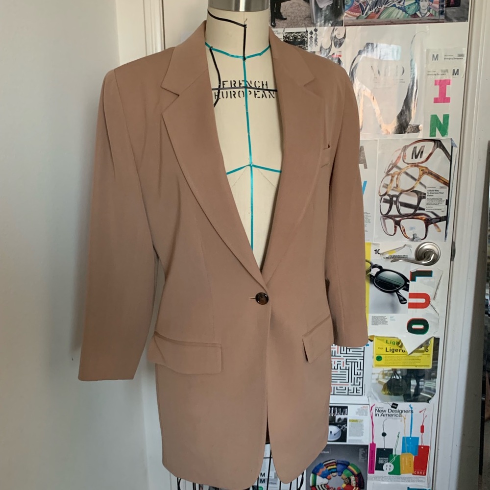 DKNY camel blazer !